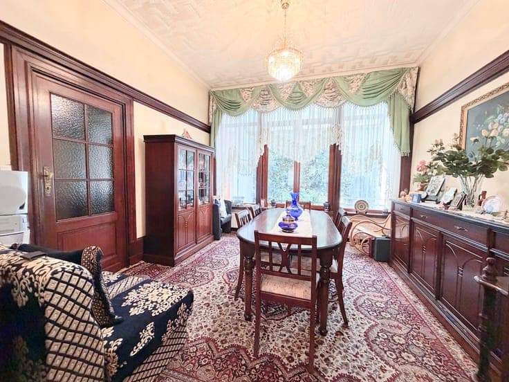 SCHAERBEEK–Building with 4 registered units, garden, ±400 m²