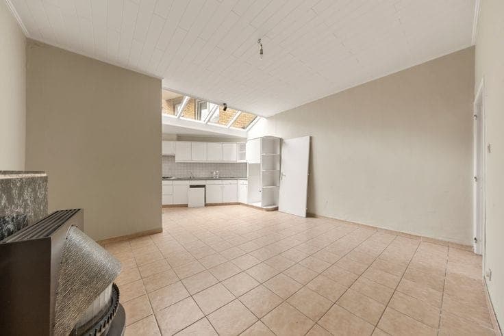 Renovation property located along the canals/fortifications…