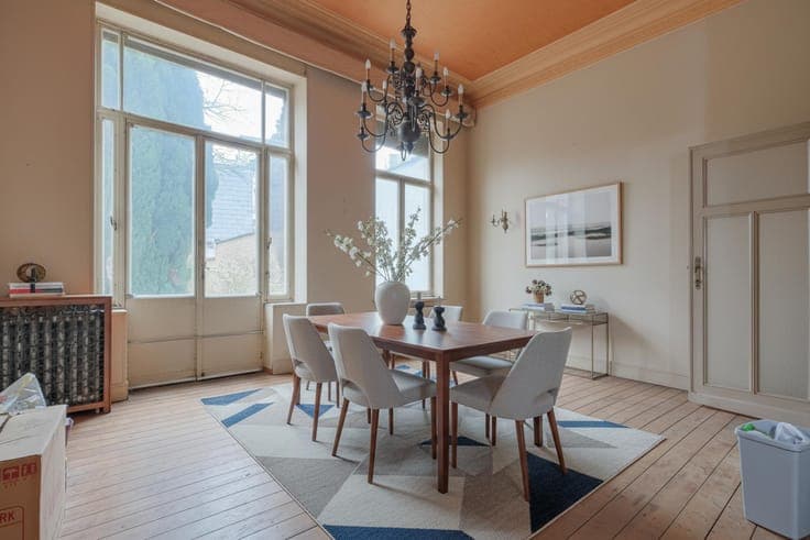 Pl. Brugmann – Bourgeois house of ± 580 m² bruto & garden.