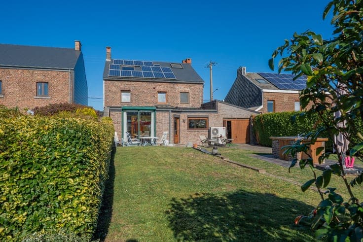 Landenne – Spacious 5-bedroom house with solar panels