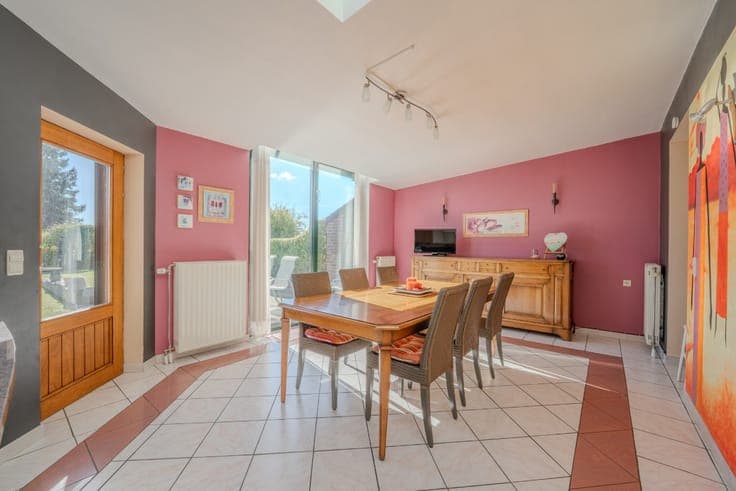 Landenne – Spacious 5-bedroom house with solar panels