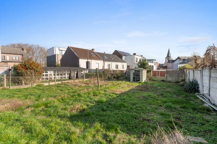 Property to renovate with potential for 2 homes
