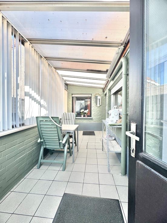 HALFOPEN WONING | 2 KAMERS |TERRAS | GARAGE | 208 M²