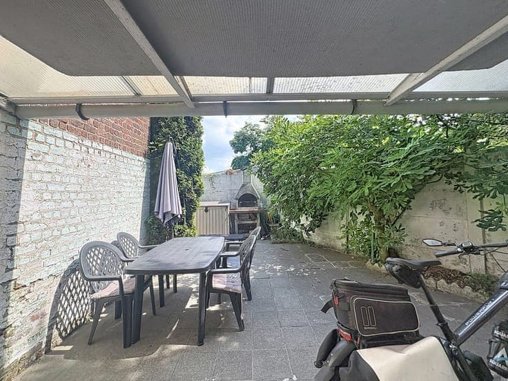House in Sint-Pieters-Leeuw