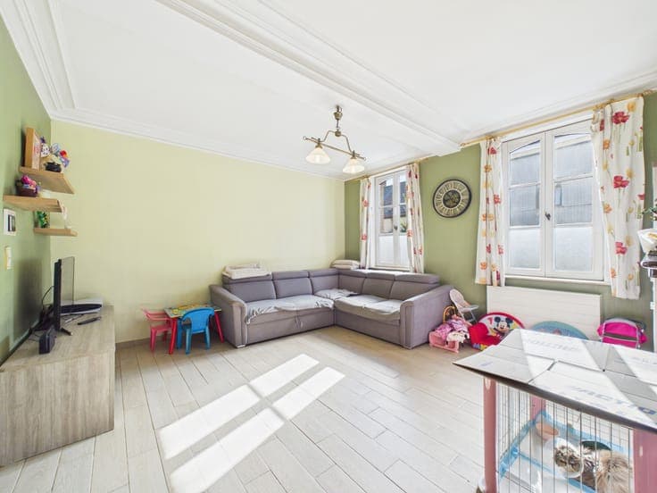 3-BEDROOM HOUSE + DRESSING ROOM, GARDEN & TERRACES
