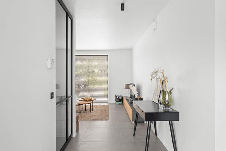 Trendy & high-end 3-façade house (2024) in a prime location