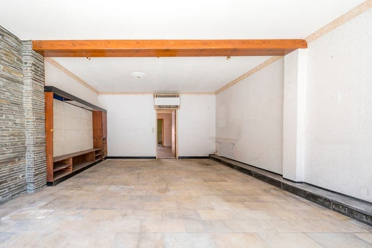 Te renoveren woning met vergunning in Sinaai!