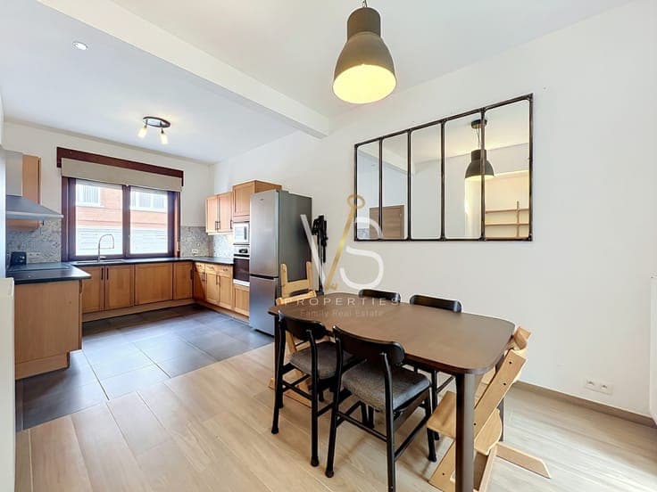 BRIGHT CHARMING HOUSE RENOVATED WITH BEAUTIFUL GARDEN!