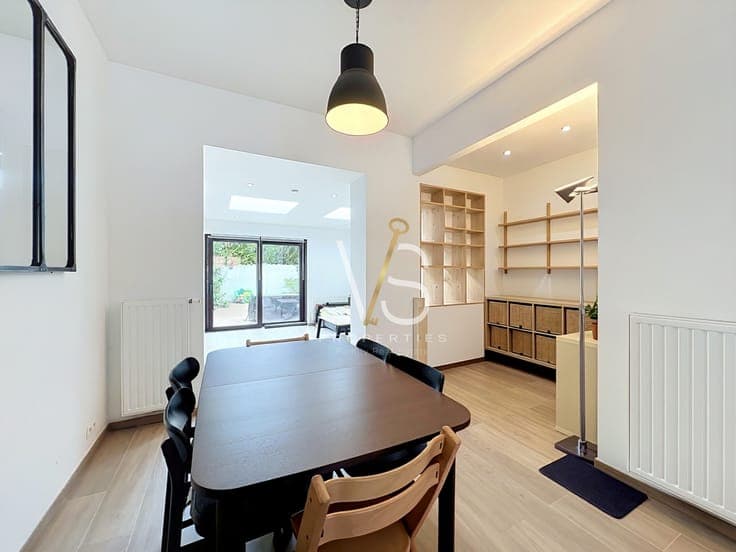 BRIGHT CHARMING HOUSE RENOVATED WITH BEAUTIFUL GARDEN!
