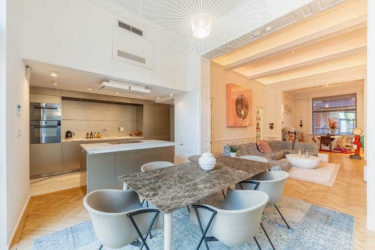 Exceptional mansion – residence & income-generating property