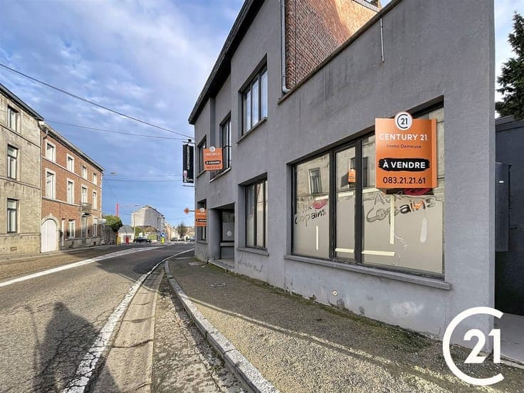 A deux pas du centre-ville: immeuble mixte (avec revenus loc