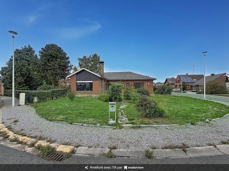 Magnifique villa plain dans une rue sans issue
