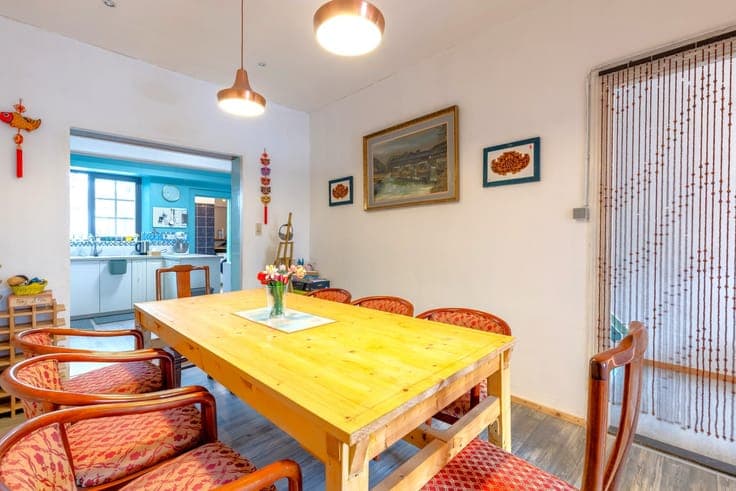 Woning met 4 slaapkamers en tuin op goede locatie