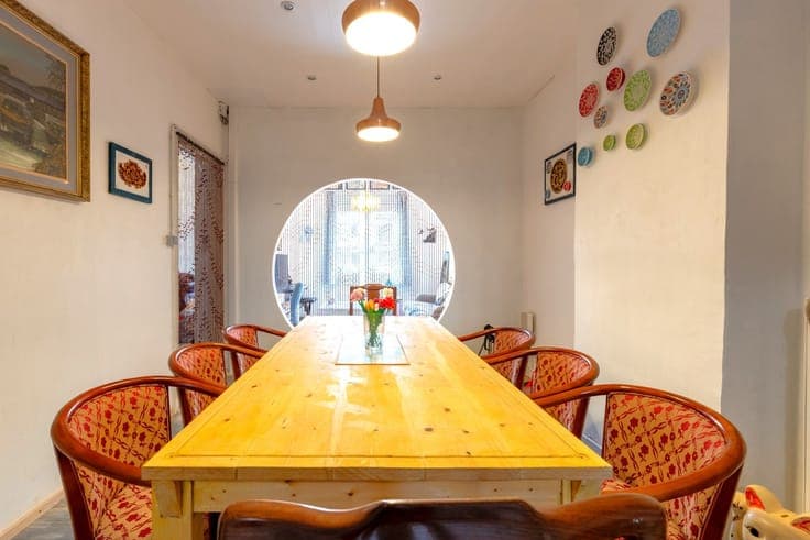 Woning met 4 slaapkamers en tuin op goede locatie