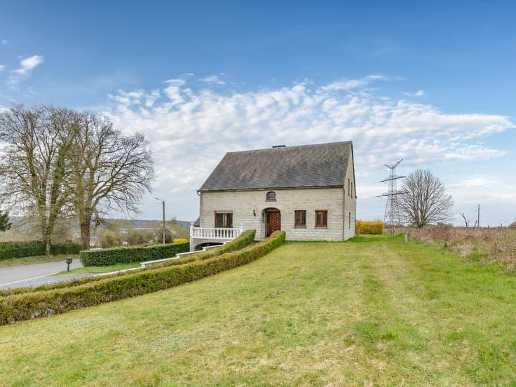 Arlon (Heinsch) – Character home with 4 bedrooms on 70 ares