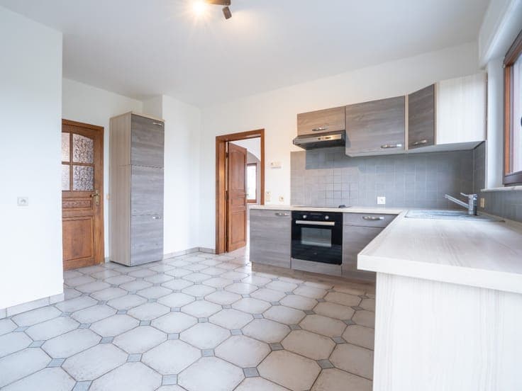 Arlon (Heinsch) – Character home with 4 bedrooms on 70 ares