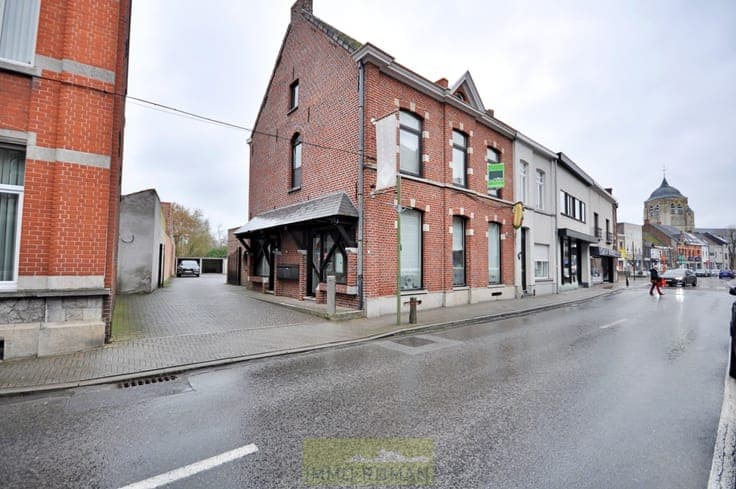 Opbrengsteigendom in het centrum van Brakel!