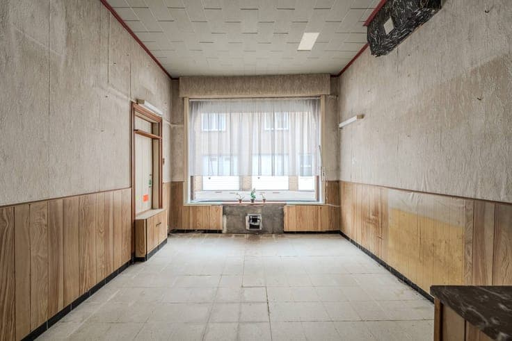 House to renovate with 5 bedrooms, garden and garage box in