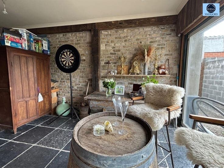CHARACTER HOUSE WITH 5 BEDROOMS