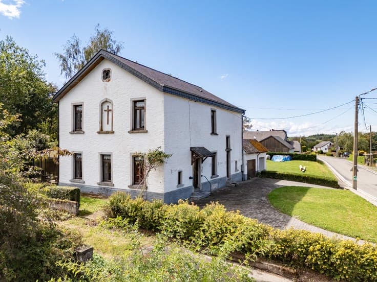 4-Bedroom House with Convertible Attics in Gouvy
