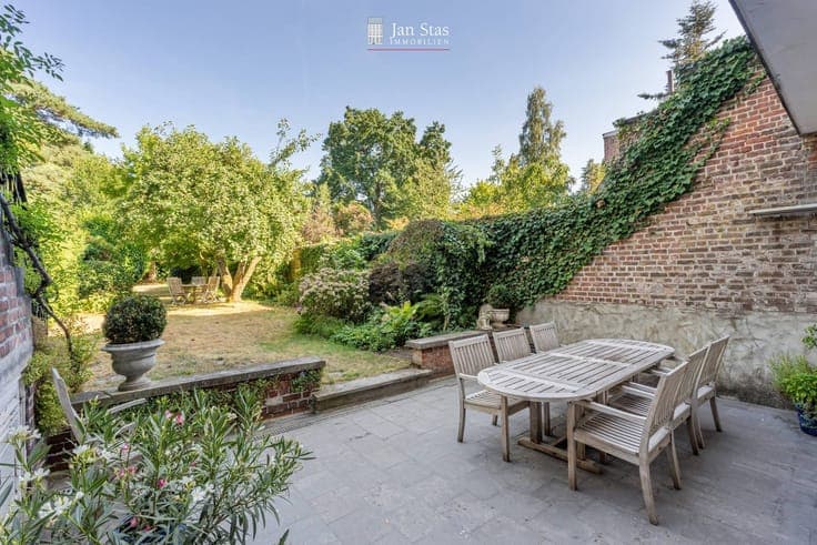 Prachtige brede herenwoning met tuin op toplocatie in Leu...
