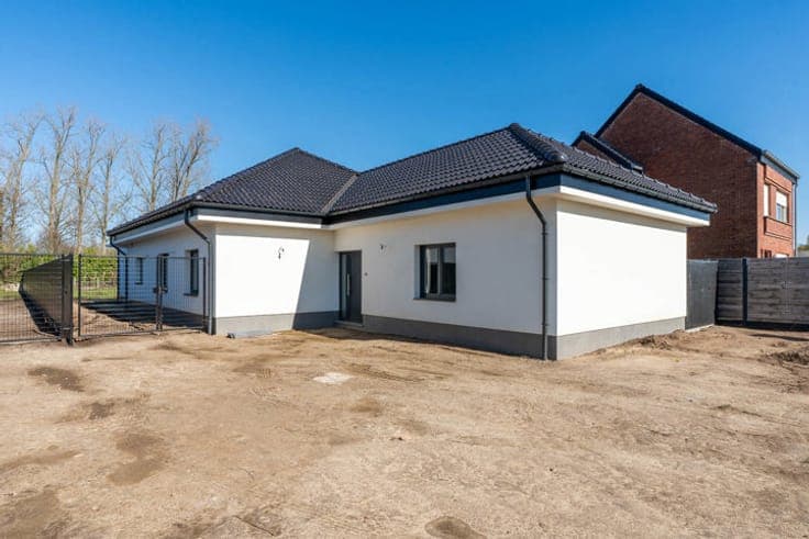 Ruime, recent gerenoveerde gezinswoning op gunstige ligging