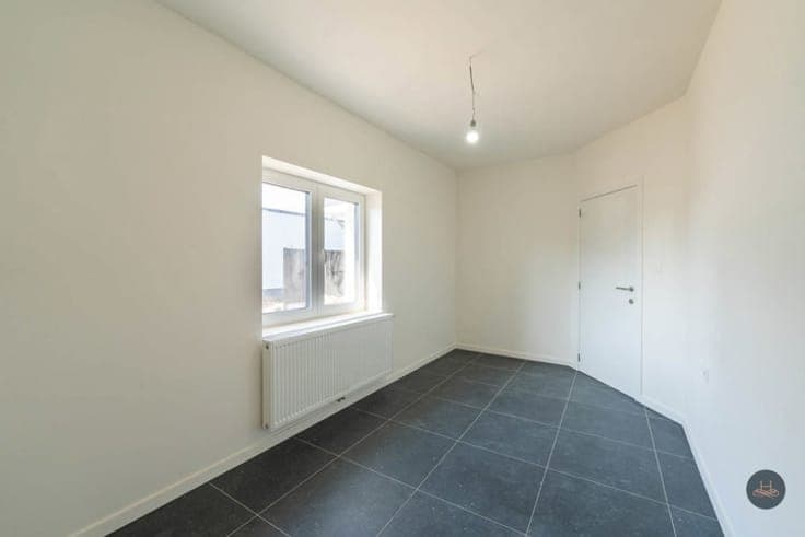 Ruime, recent gerenoveerde gezinswoning op gunstige ligging