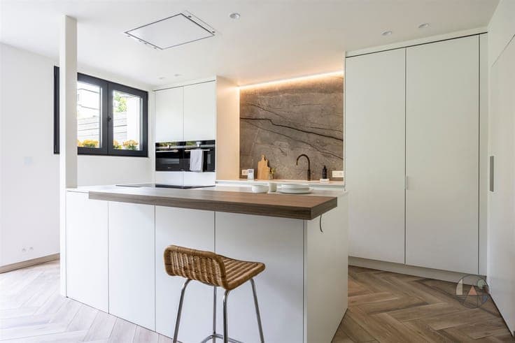 SPACIOUS, HIGH-QUALITY FAMILY HOME IN A FANTASTIC LOCATION