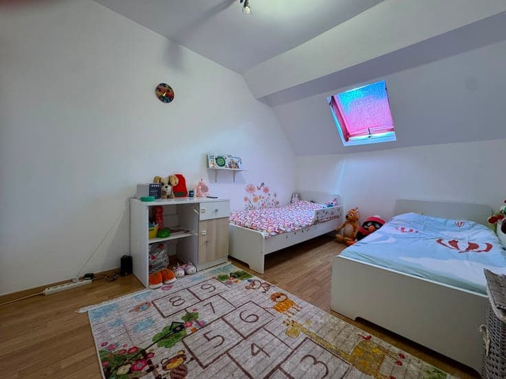 Investment property with 2 apartments and a workshop