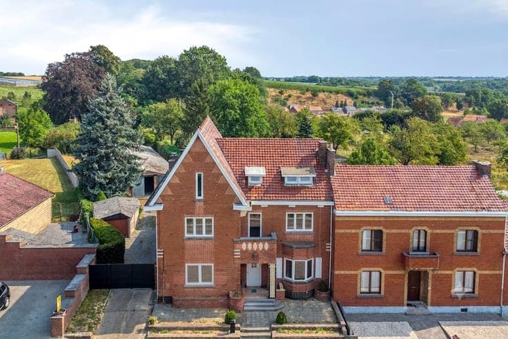 5 bedroom house with shed for sale in Sint-Truiden