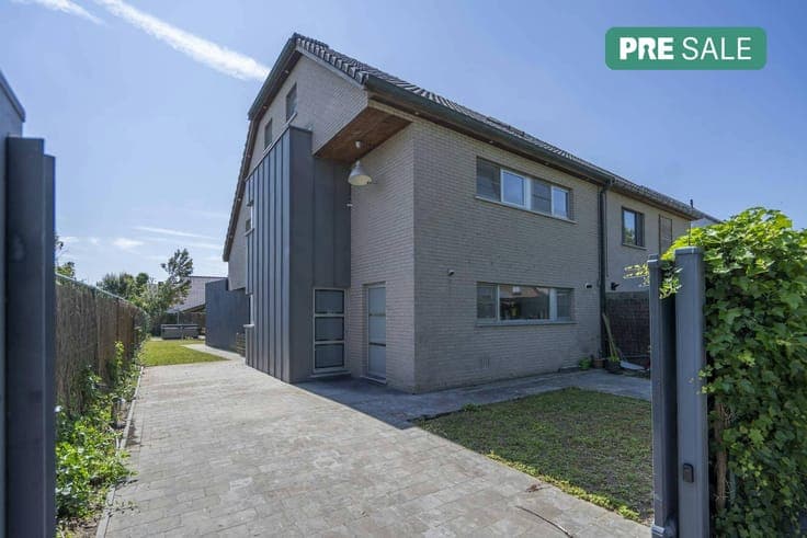 Ready to move in modern 5 bedroom home for sale in Helkijn