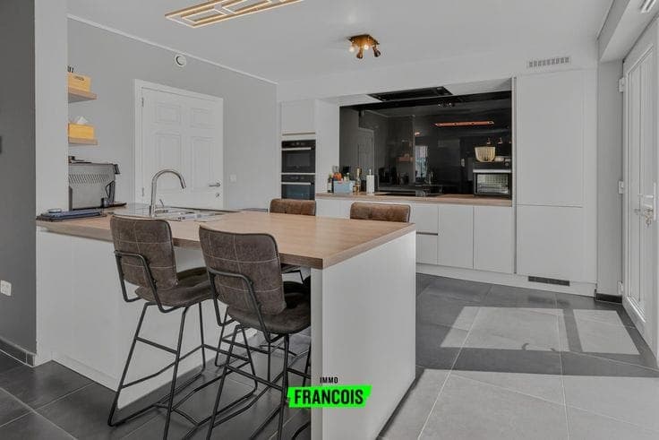 Move-in ready energy-efficient family home with 4 bedrooms …