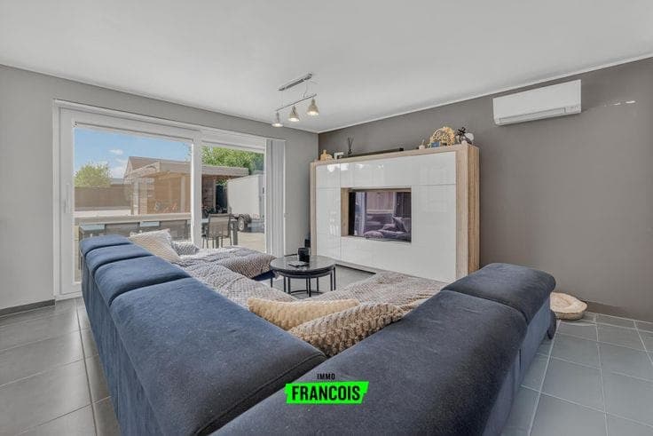 Move-in ready energy-efficient family home with 4 bedrooms …