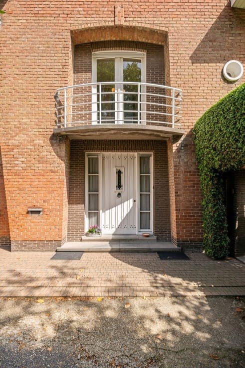 Robuuste halfopen te renoveren woning van de gekende Kort...