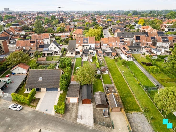Te moderniseren woning met 4 slaapkamers en uitweg - Roes...