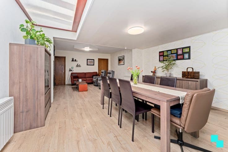 Te moderniseren woning met 4 slaapkamers en uitweg - Roes...