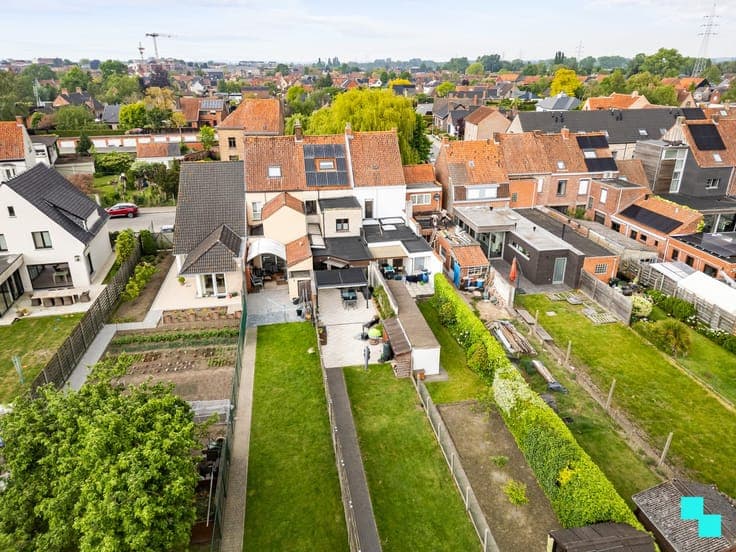 Te moderniseren woning met 4 slaapkamers en uitweg - Roes...
