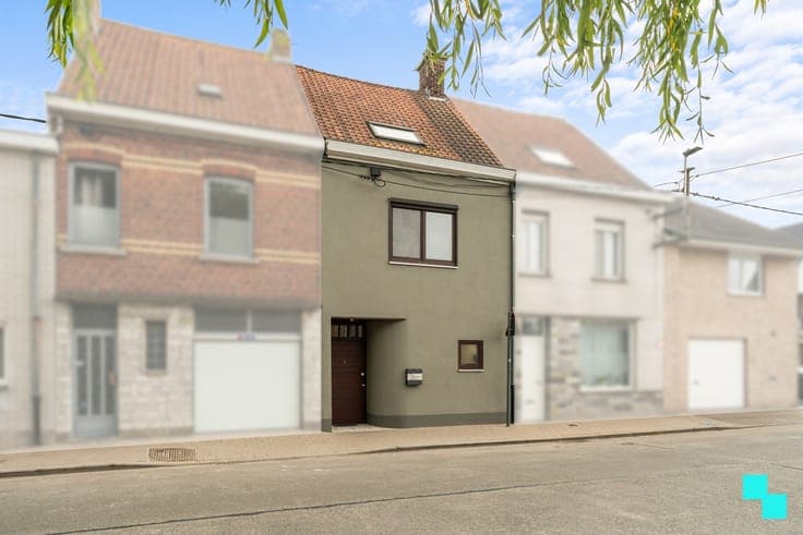 Te moderniseren woning met 4 slaapkamers en uitweg - Roes...