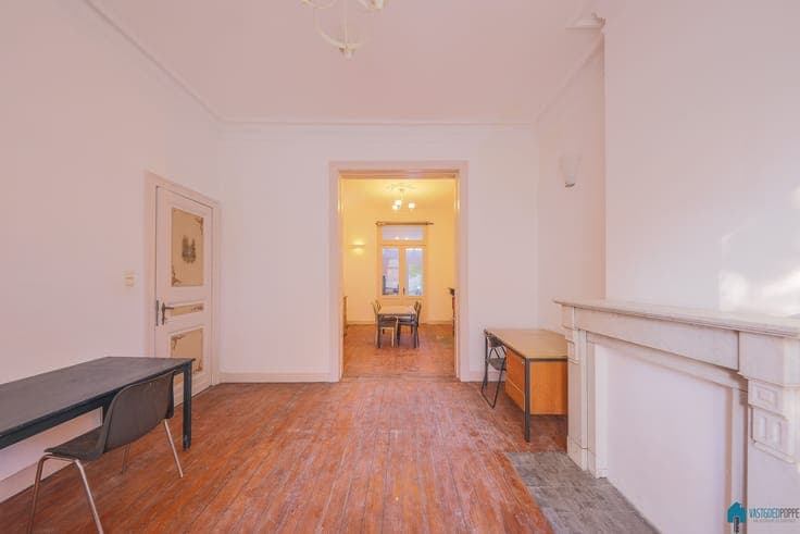 Charming townhouse with garage in a prime location in Ghent