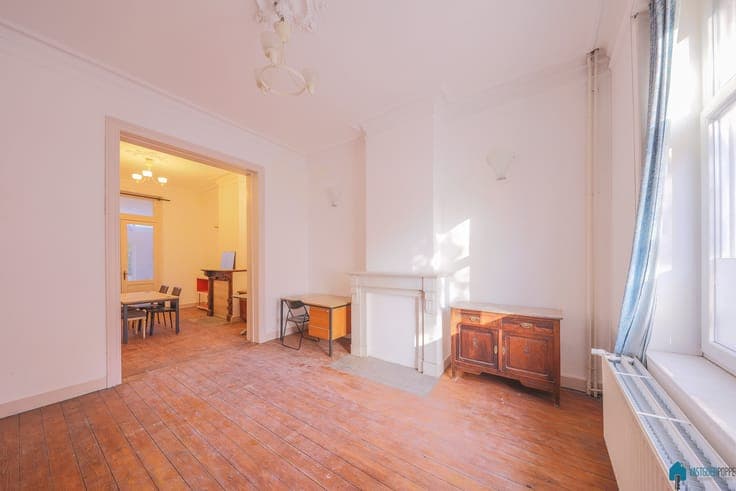 Charming townhouse with garage in a prime location in Ghent