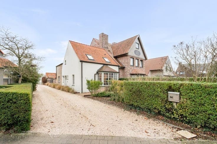 Charming semi-detached house near Knokke with open views