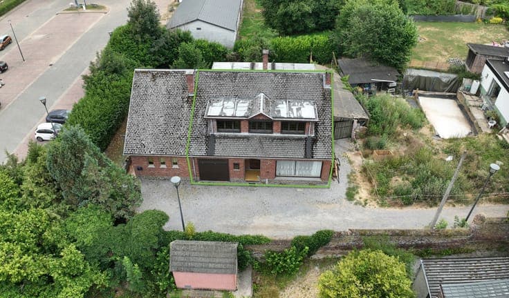 Charmante maison villageoise avec parking, garage et jardin
