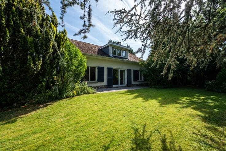 On the edge of Hoogvorst – villa on a ±1,686 sqm southwest-f