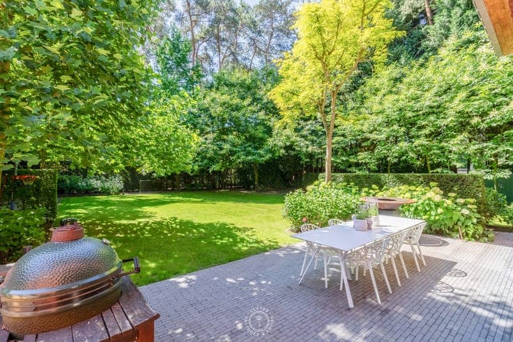 Exclusief wonen in het groen op een perceel van 1.885 m²