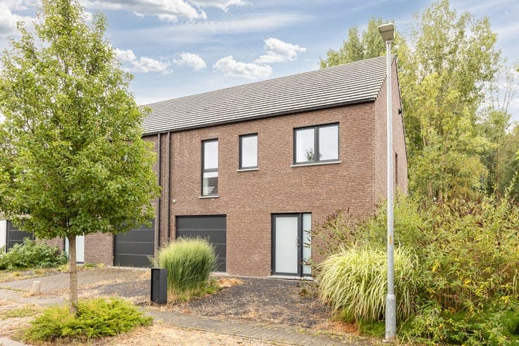 Instapklare woning met 4 slaapkamers en prachtig groenzicht