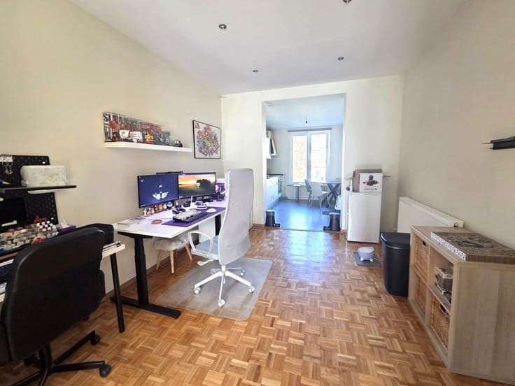 Building divided into 2 apartments.