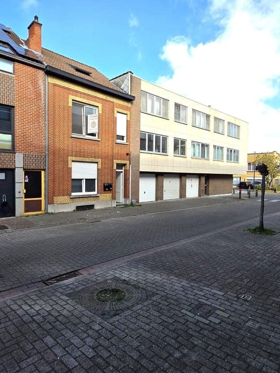 Building divided into 2 apartments.