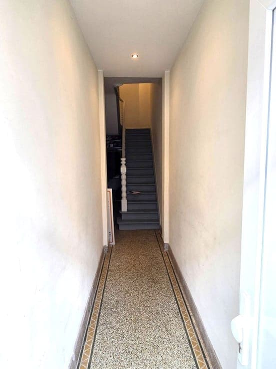 Building divided into 2 apartments.