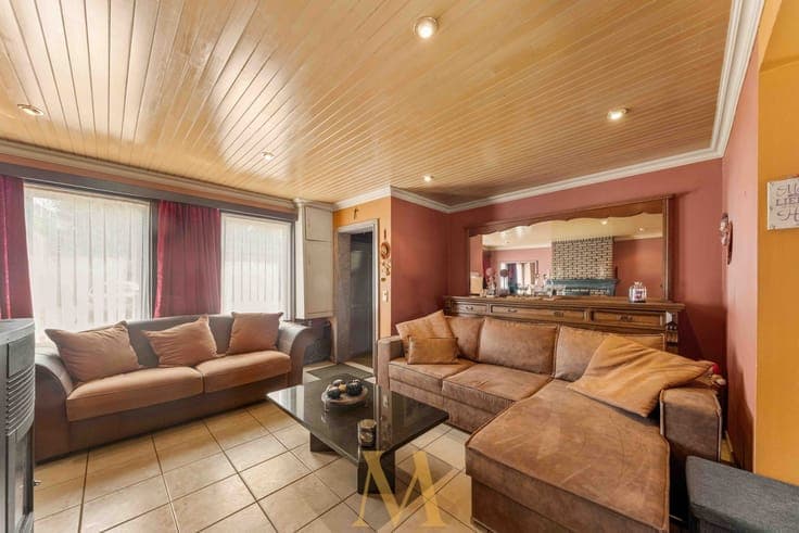 Te renoveren woning met 3 slaapkamers op toplocatie