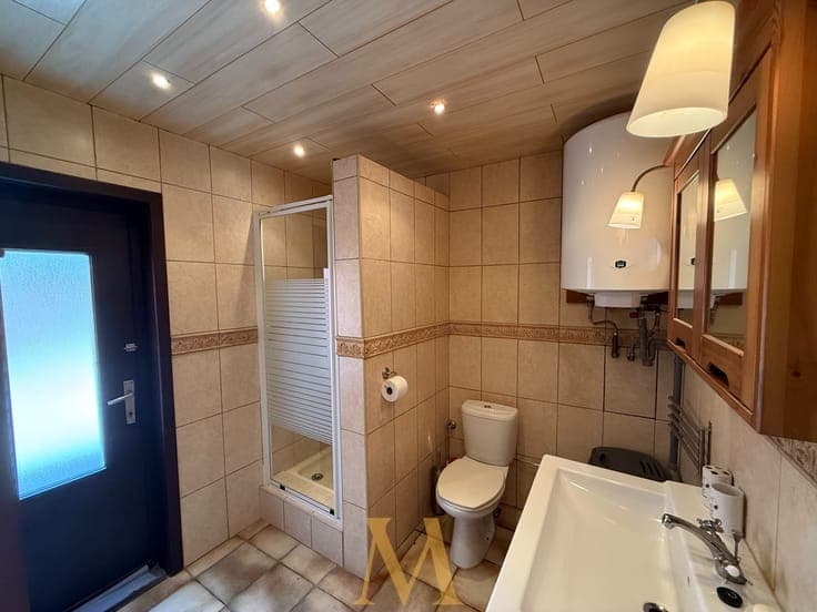 Te renoveren woning met 3 slaapkamers op toplocatie